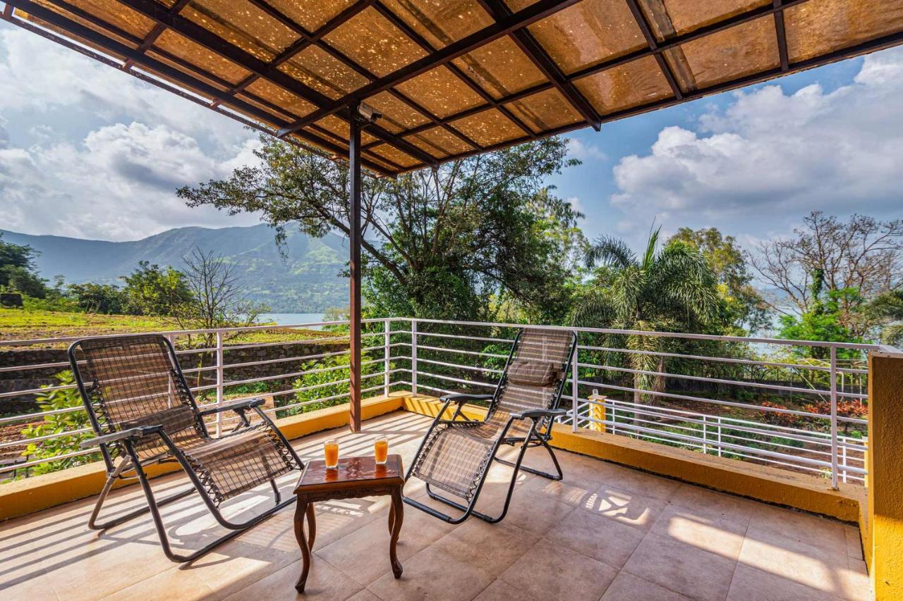 Ekam Lake House By Stayvista With Mountain & Lake Views, Outdoor Jacuzzi, Sauna, Modern Amenities & Kitchen Garden Pune Exterior foto